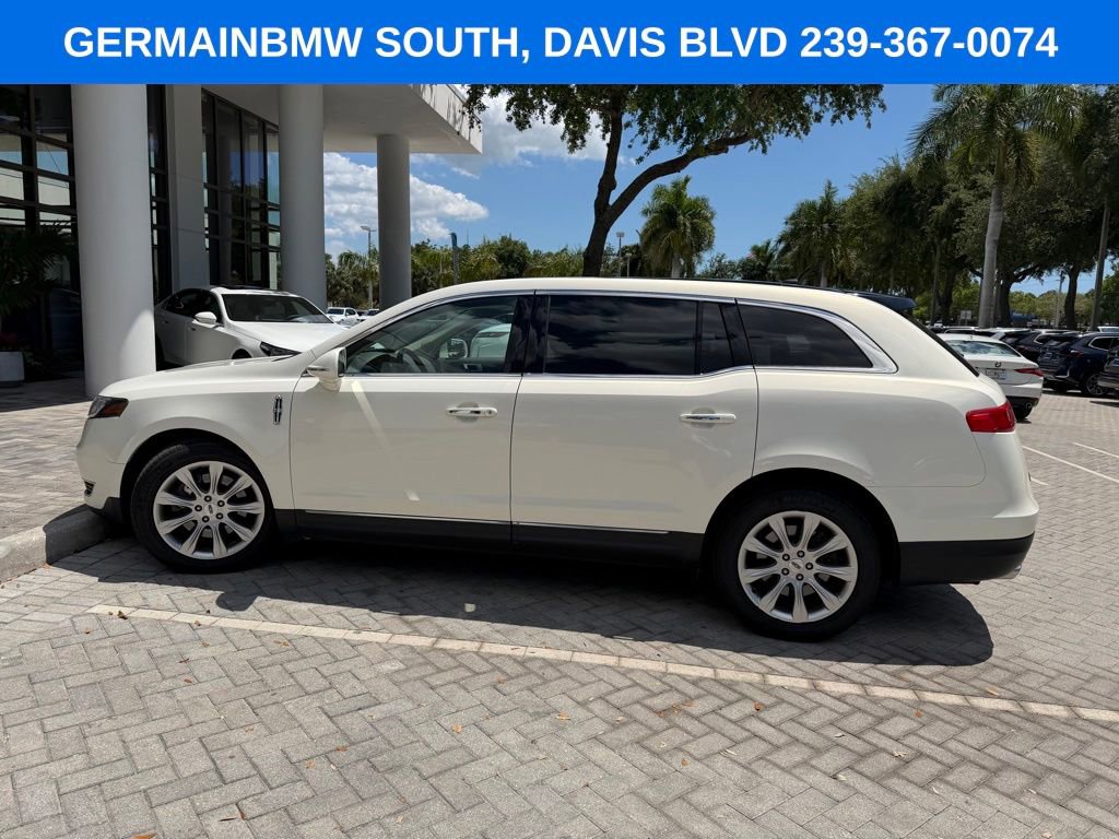 Used 2013 Lincoln MKT AWD image 3