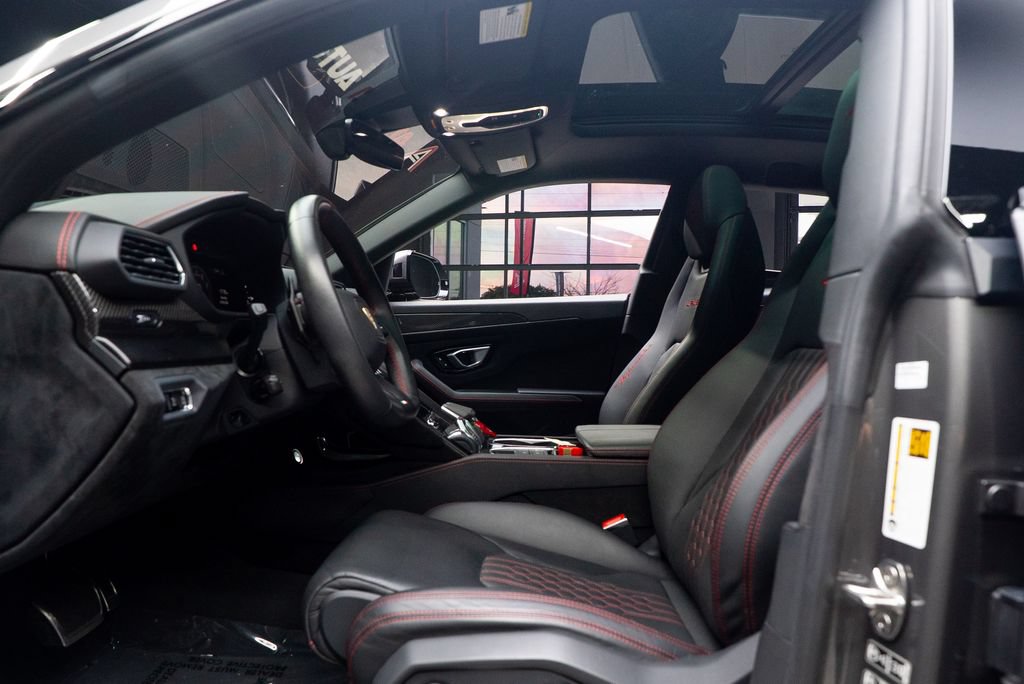 Used 2023 Lamborghini Urus Performante AWD/4WD image 36