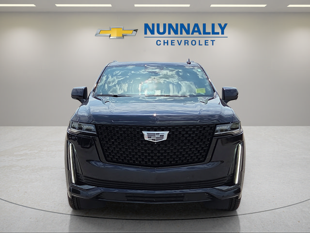 Used 2022 Cadillac Escalade Luxury w/ LPO, Illumination Package AWD/4WD image 8