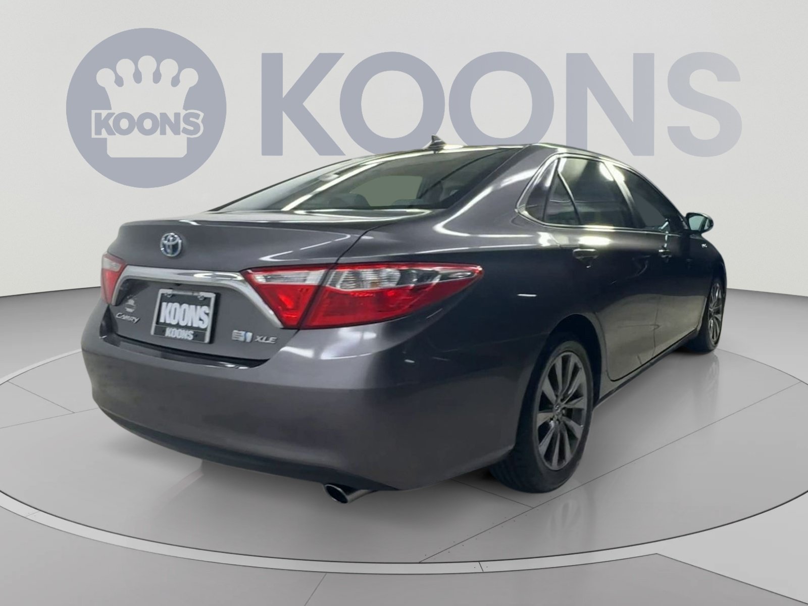 Used 2015 Toyota Camry XLE w/ Moonroof Package FWD image 11