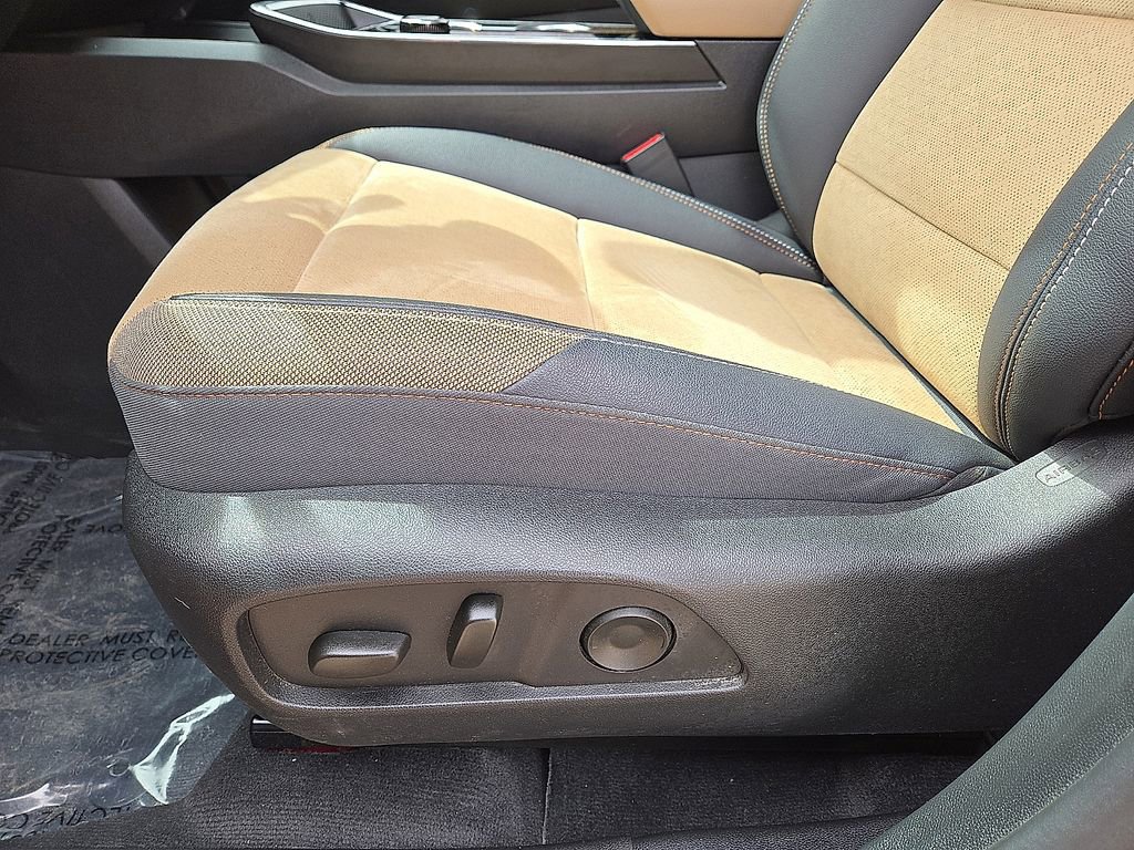 Used 2025 Chevrolet Equinox ACTIV w/ Convenience Package III image 25