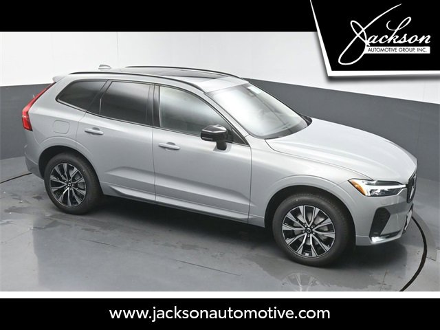Used 2025 Volvo XC60 B5 Core w/ Climate Package image 41