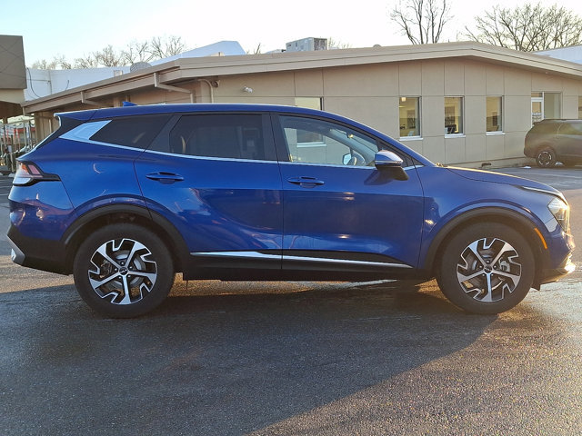 Used 2023 Kia Sportage EX image 7