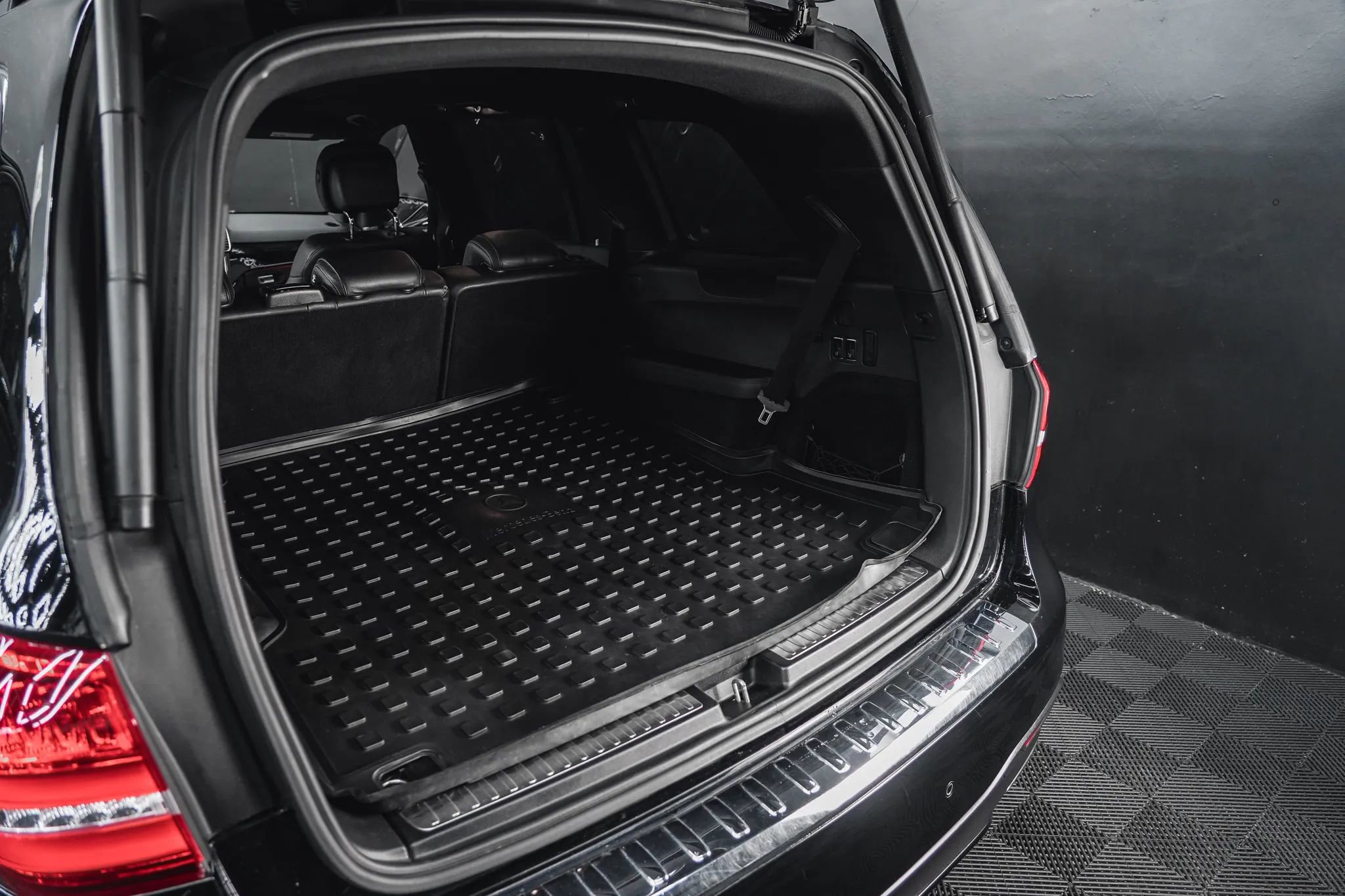 Used 2017 Mercedes-Benz GLS 550 GLS 550 Sport Utility 4D image 71