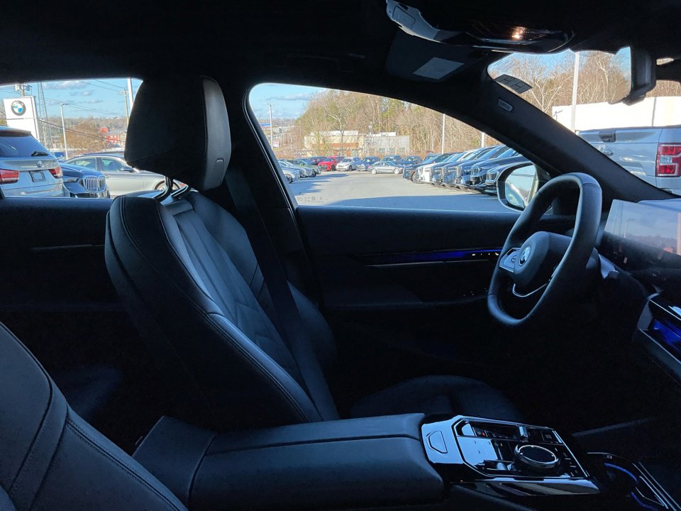 Certified 2024 BMW i5 eDrive40i w/ M Sport Package RWD image 30
