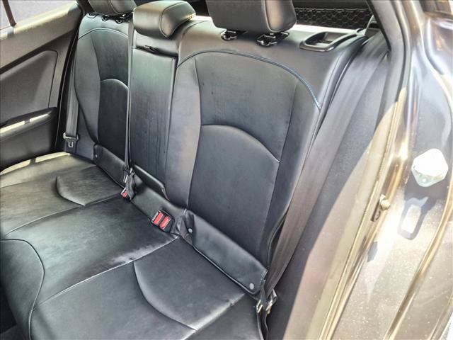 Used 2017 Toyota Prius Four Touring w/ Preferred Accessory Package FWD image 16