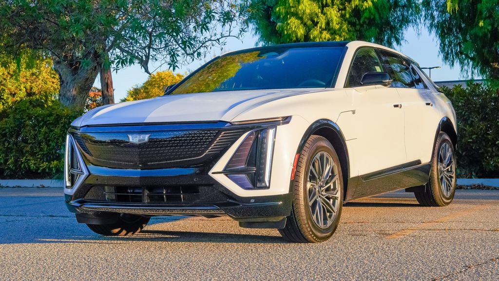 New 2026 Cadillac Lyriq Sport RWD image 2