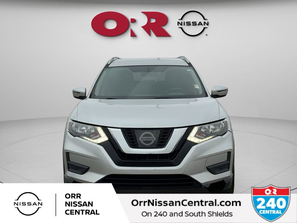 Used 2017 Nissan Rogue SV FWD image 2