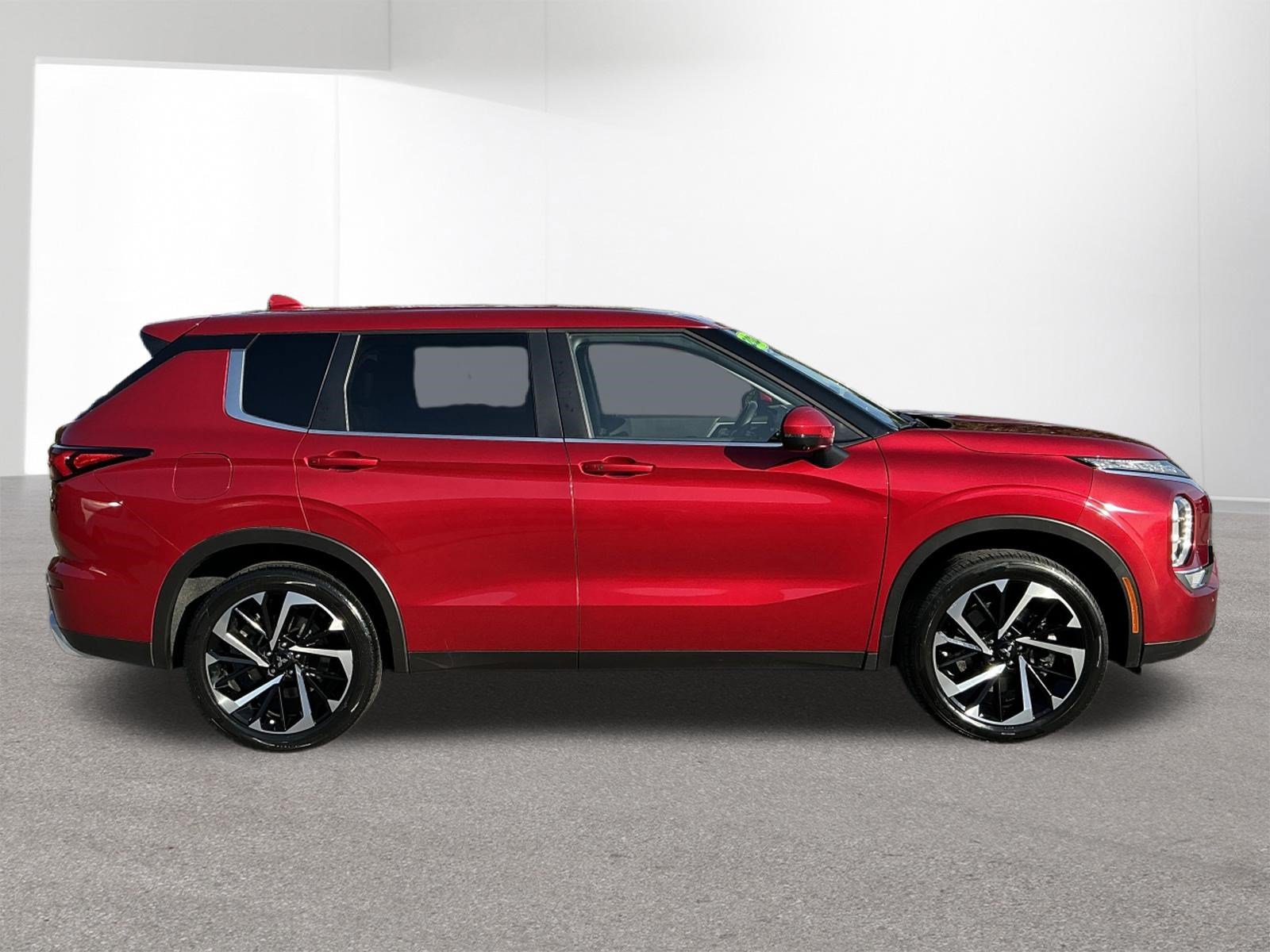 Used 2024 Mitsubishi Outlander SE AWD/4WD image 7