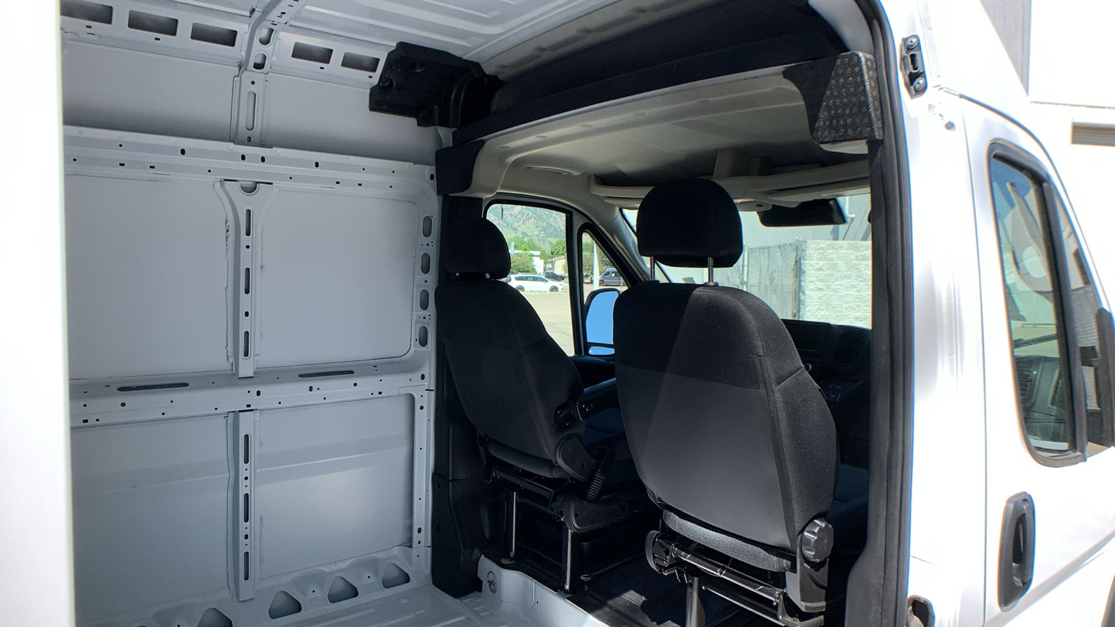 New 2026 RAM ProMaster 2500 w/ Convenience Group FWD image 25
