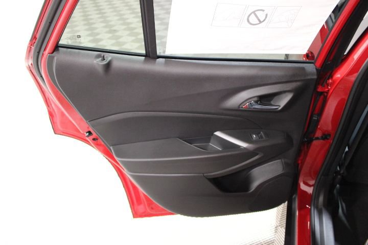 New 2026 Chevrolet Trax RS w/ Sunroof Package image 21