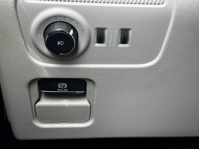 Certified 2025 Jeep Wagoneer Series III image 26