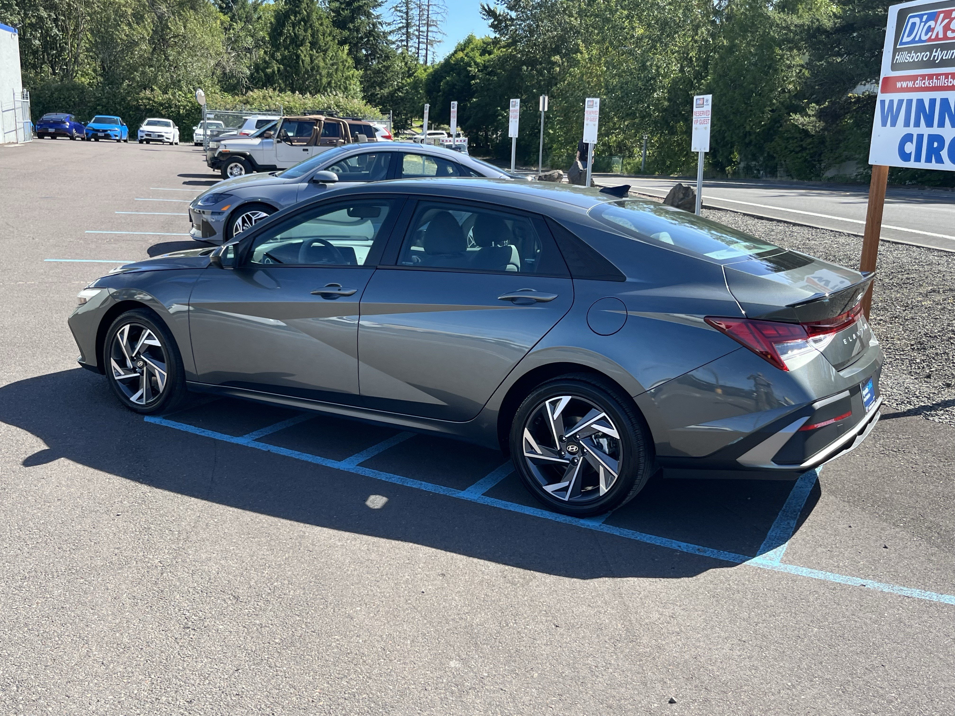 Certified 2025 Hyundai Elantra Hybrid FWD image 3