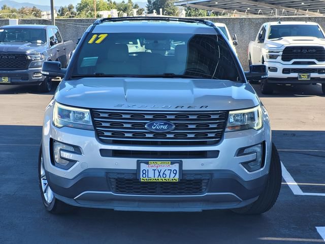 Used 2017 Ford Explorer XLT w/ Equipment Group 202A FWD image 2