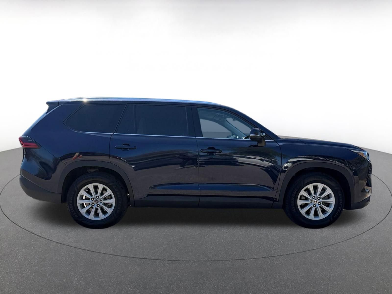 Used 2025 Toyota Grand Highlander FWD image 15