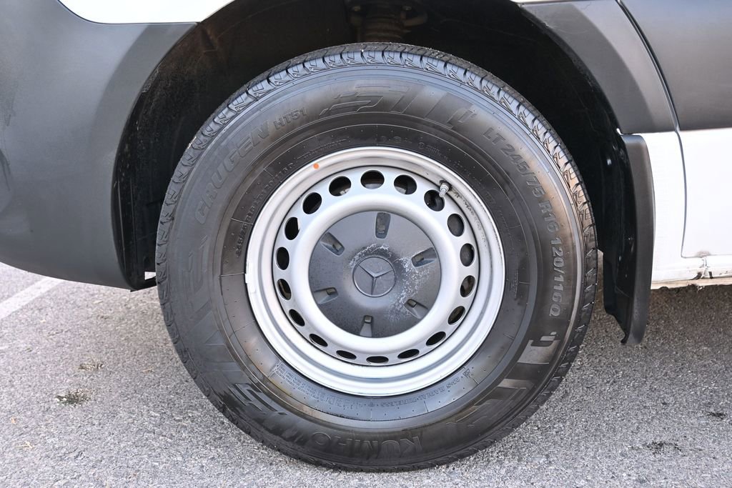 Used 2025 Mercedes-Benz Sprinter 2500 image 5