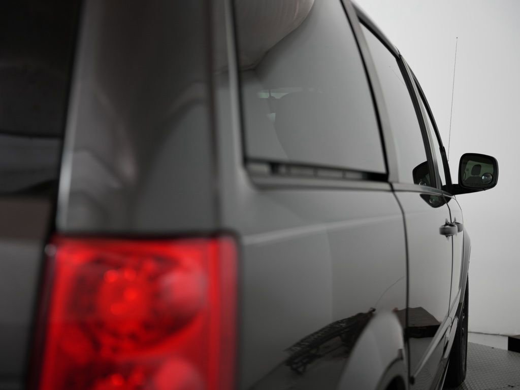 Used 2015 Dodge Grand Caravan SE image 52