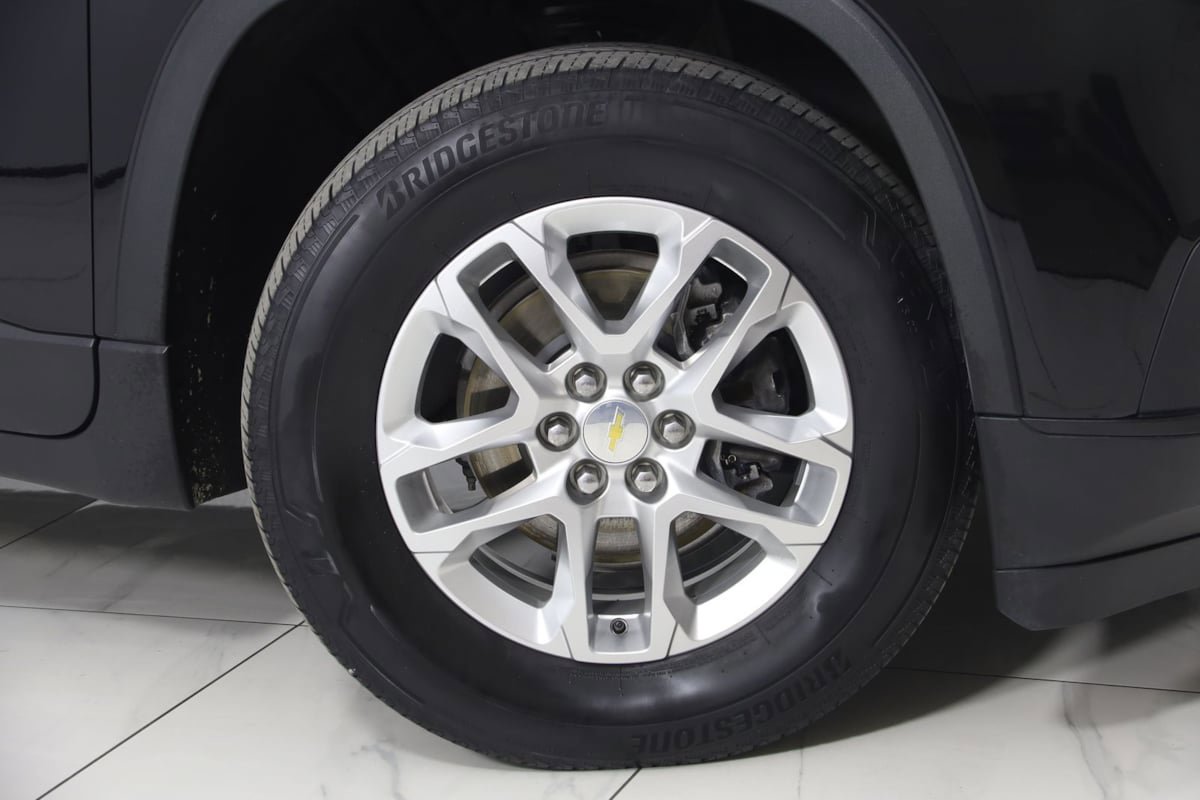 Used 2021 Chevrolet Traverse LS AWD/4WD image 13