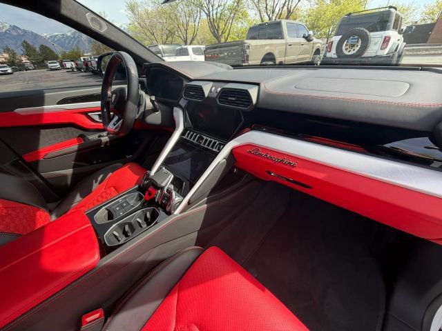 Used 2021 Lamborghini Urus AWD/4WD image 16