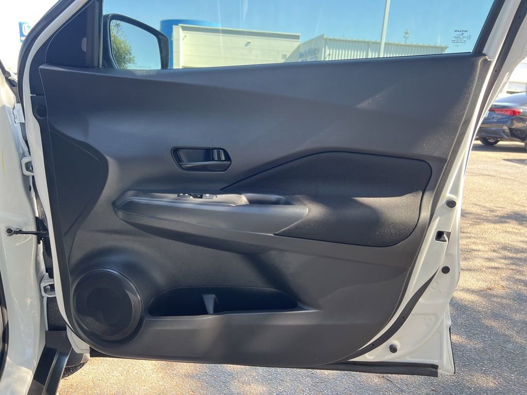 Used 2024 Nissan Kicks S image 11