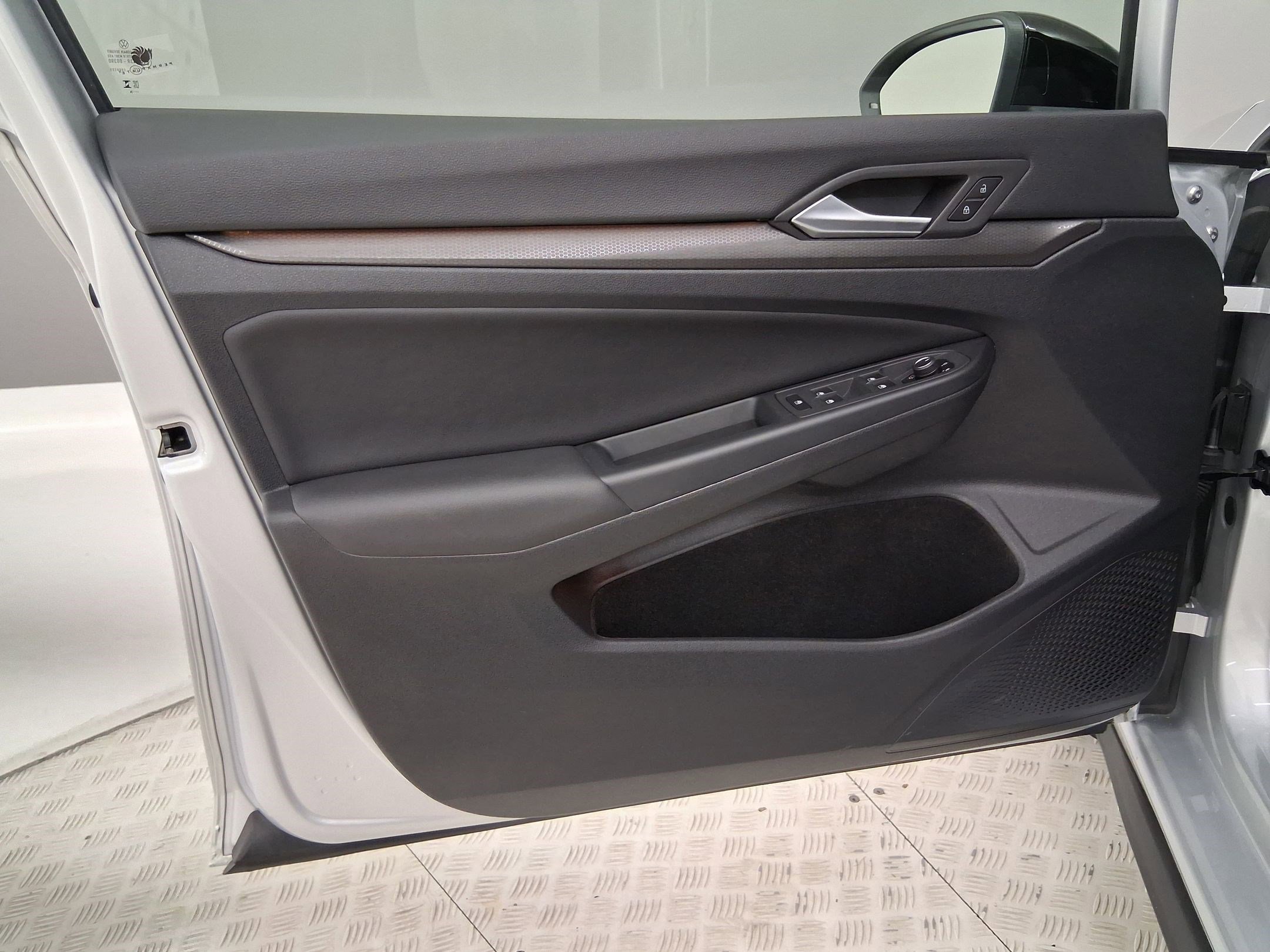 Used 2024 Volkswagen GTI SE image 20
