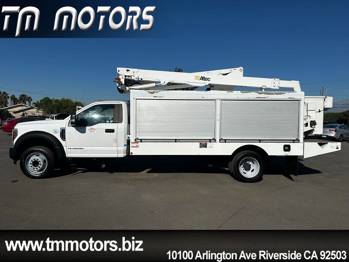 Used 2019 Ford F550 2WD Regular Cab Super Duty image 3