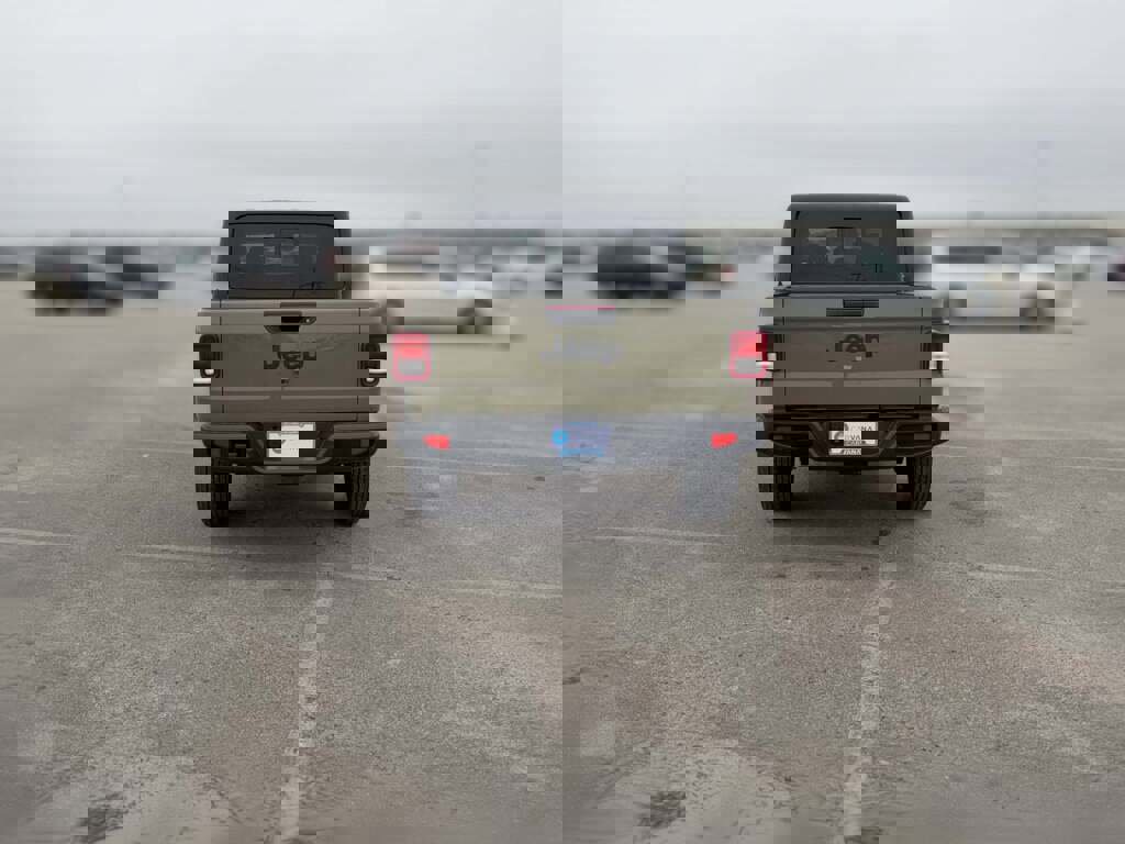 New 2026 Jeep Gladiator Sport image 10