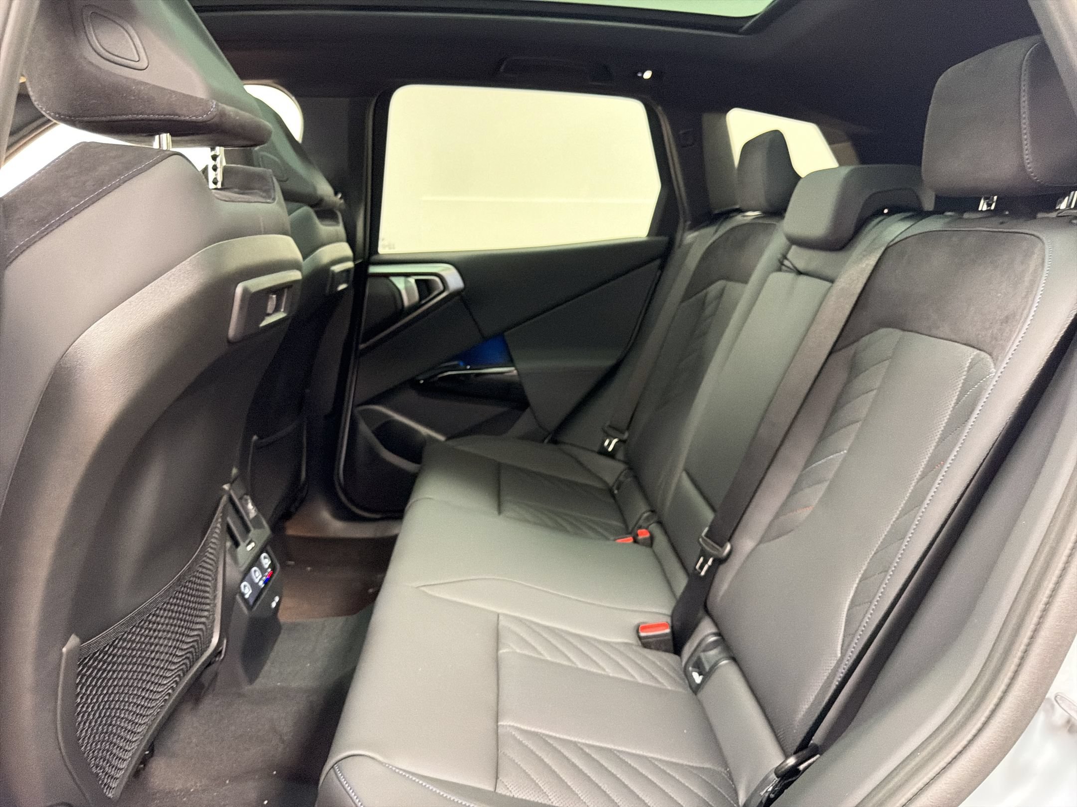 Used 2026 BMW X3 xDrive30i w/ Premium Package AWD/4WD image 14