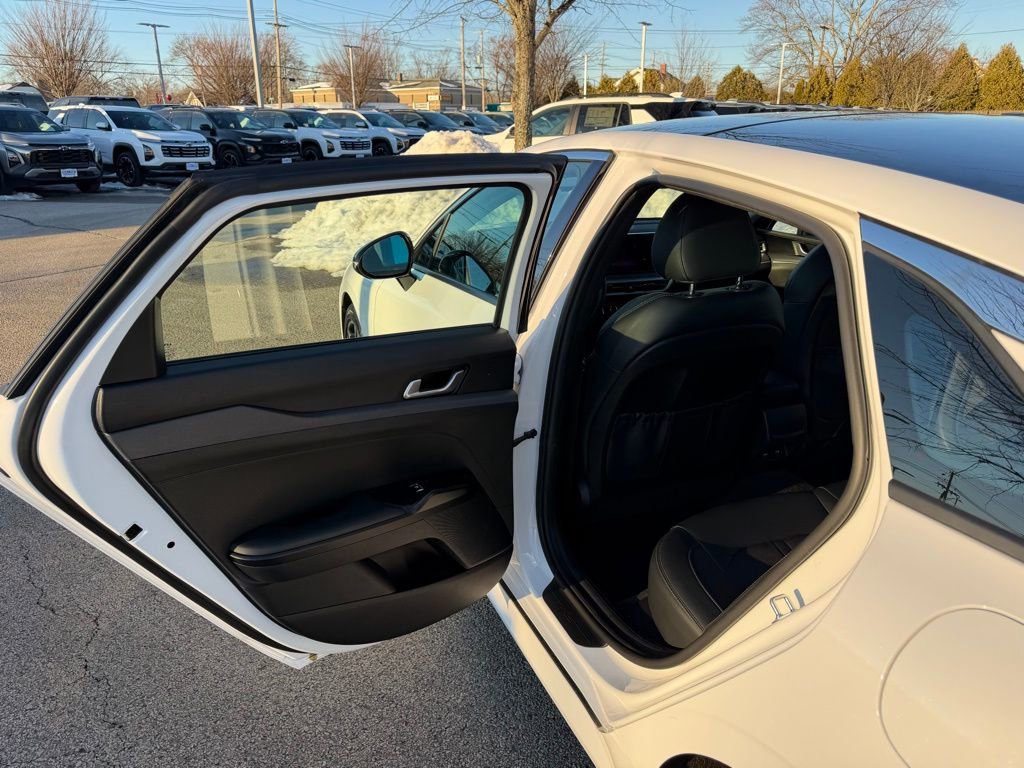 Used 2023 Kia K5 GT-Line image 15