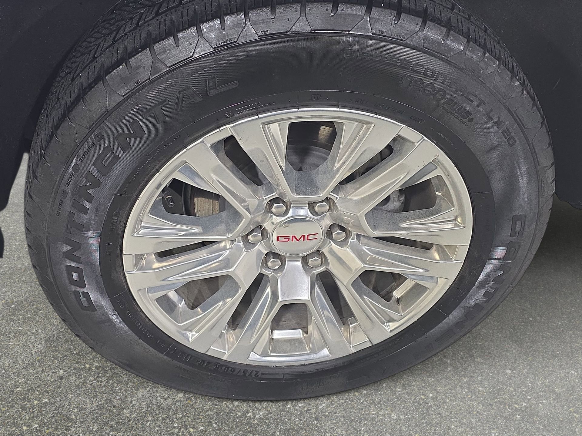 Used 2025 GMC Yukon Denali image 32