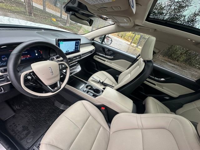 Certified 2025 Lincoln Corsair AWD w/ Equipment Group 101A image 19