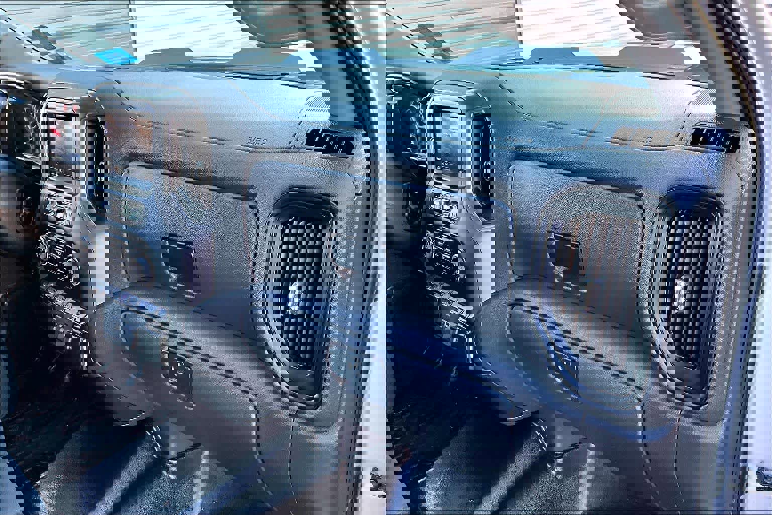 Used 2022 Chevrolet Silverado 1500 Custom Trail Boss image 16