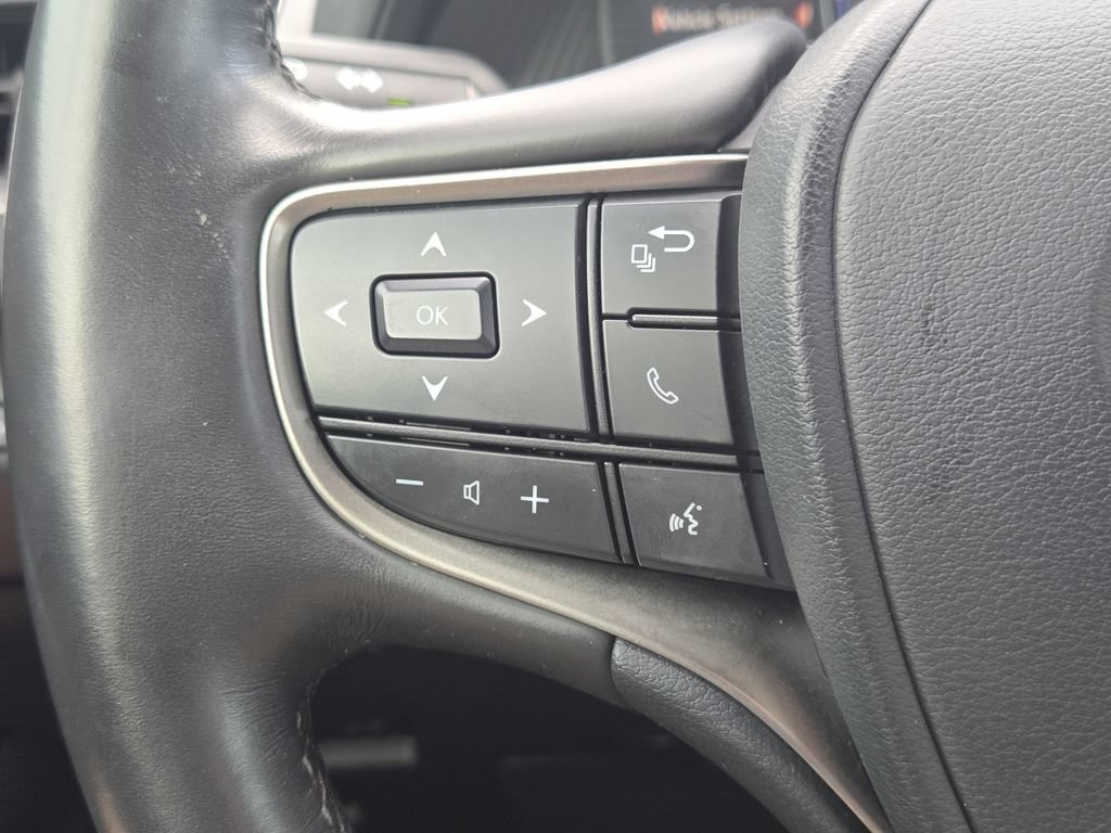 Used 2023 Lexus UX 250h FWD w/ Accessory Package (Z2) image 29