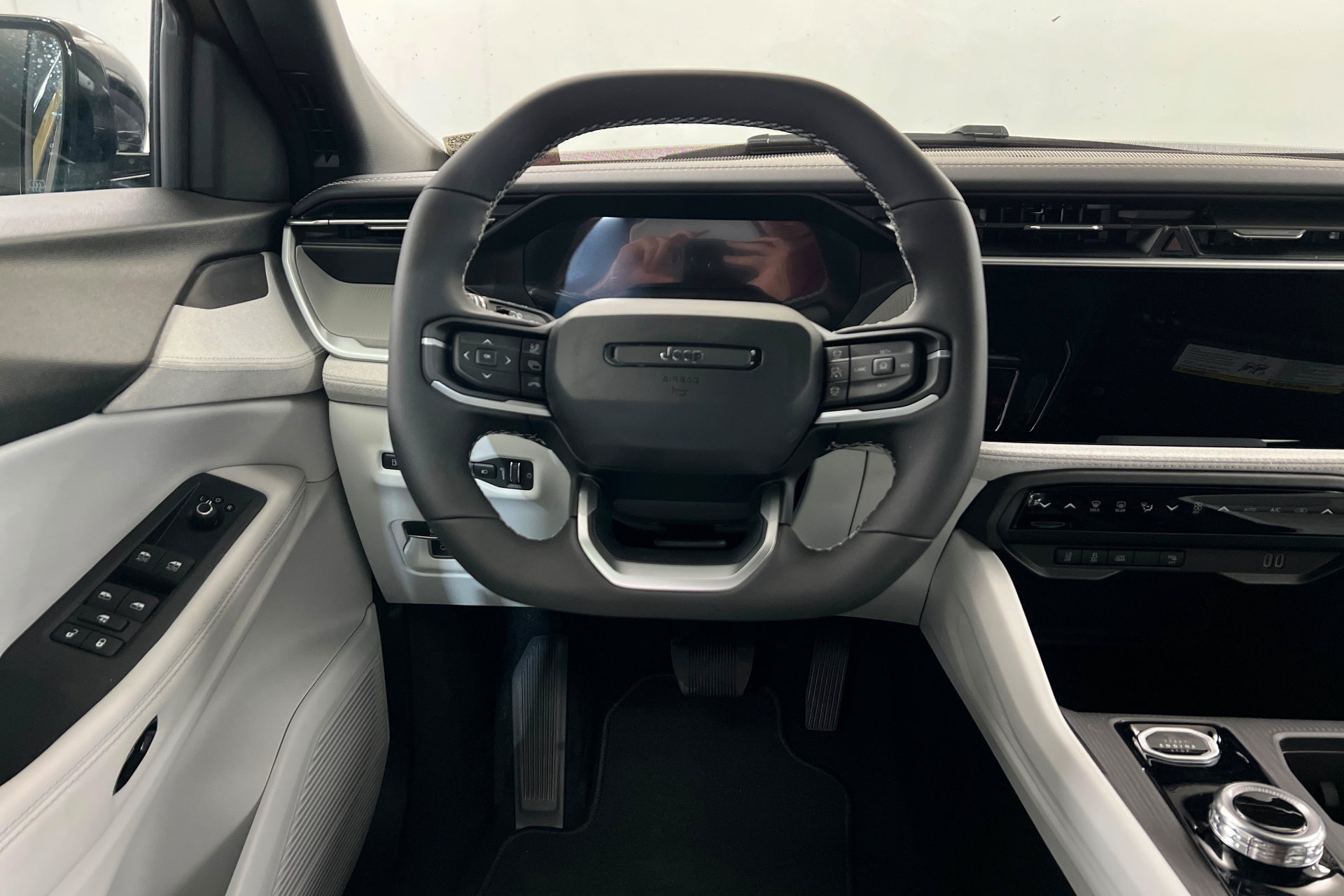 New 2026 Jeep Cherokee Laredo AWD/4WD image 12