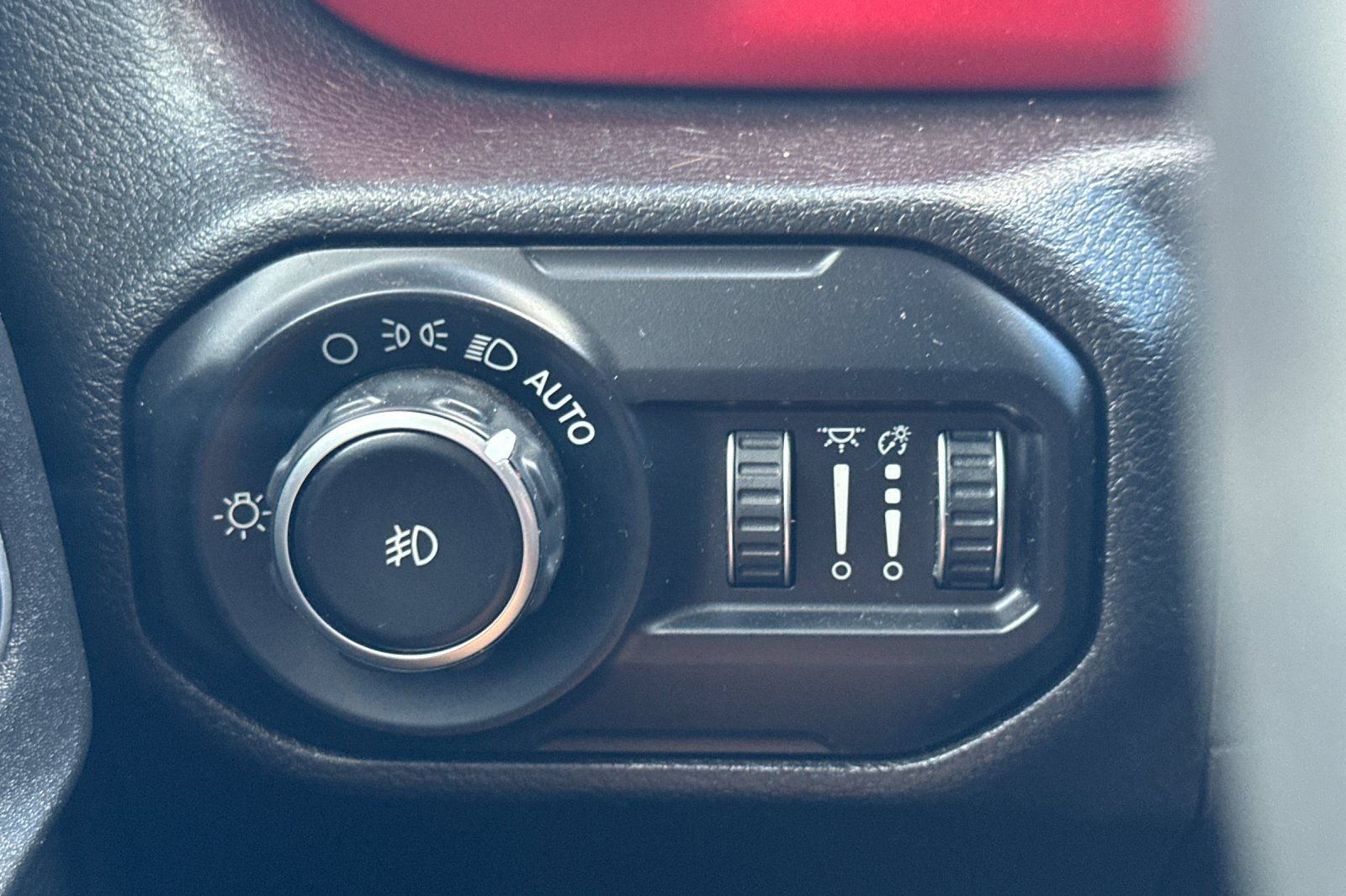 Used 2018 Jeep Wrangler Unlimited Rubicon AWD/4WD image 40