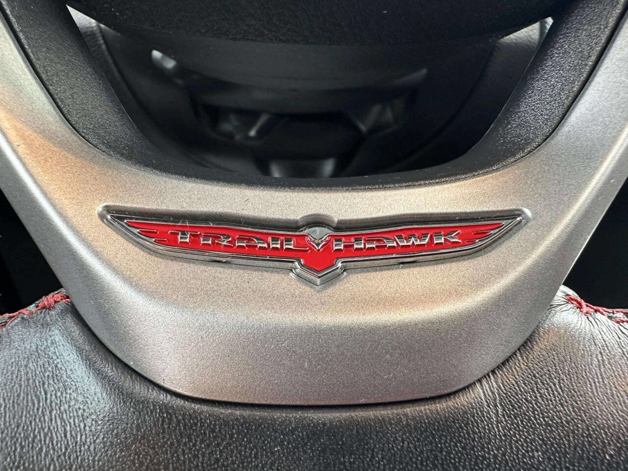 Used 2018 Jeep Grand Cherokee Trailhawk w/ Trailhawk Luxury Group AWD/4WD image 35