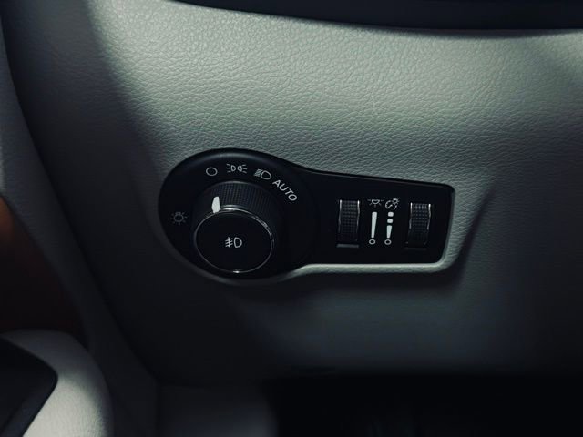 Certified 2022 Jeep Compass Limited image 28
