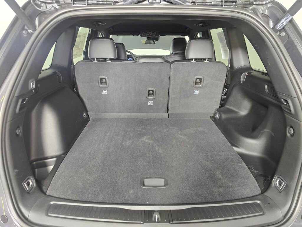 New 2025 Jeep Grand Cherokee Altitude image 14