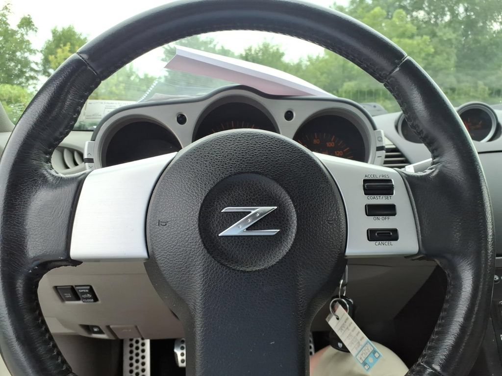 Used 2004 Nissan 350Z Touring RWD image 24