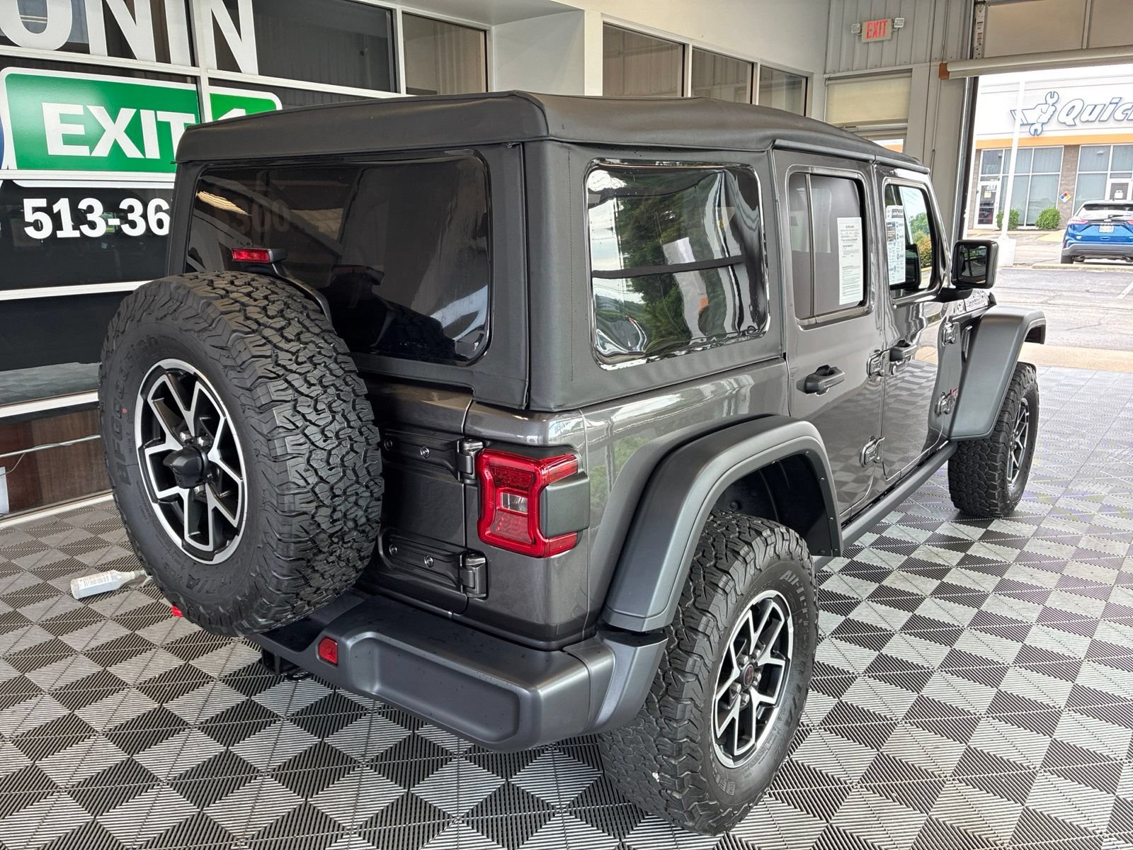 Used 2026 Jeep Wrangler Unlimited Rubicon AWD/4WD image 6