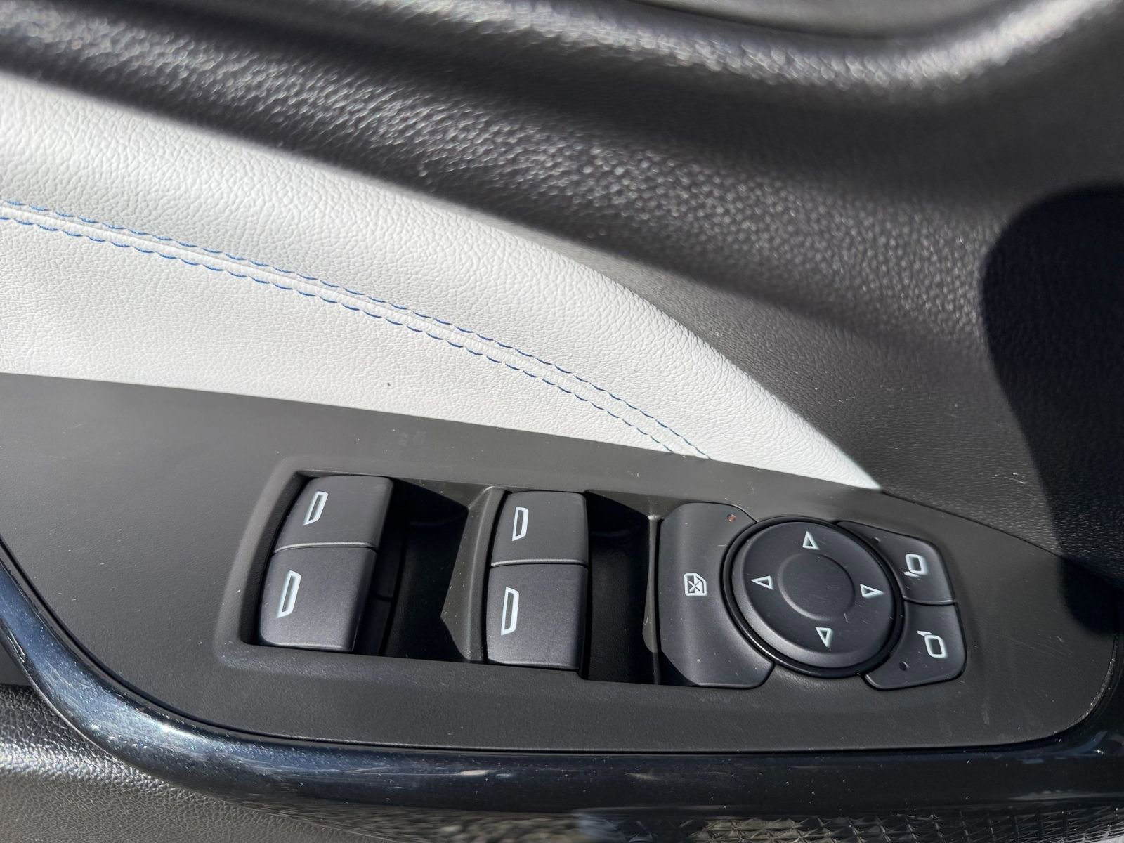 Used 2025 Chevrolet Trax LT w/ LT Convenience Package image 20