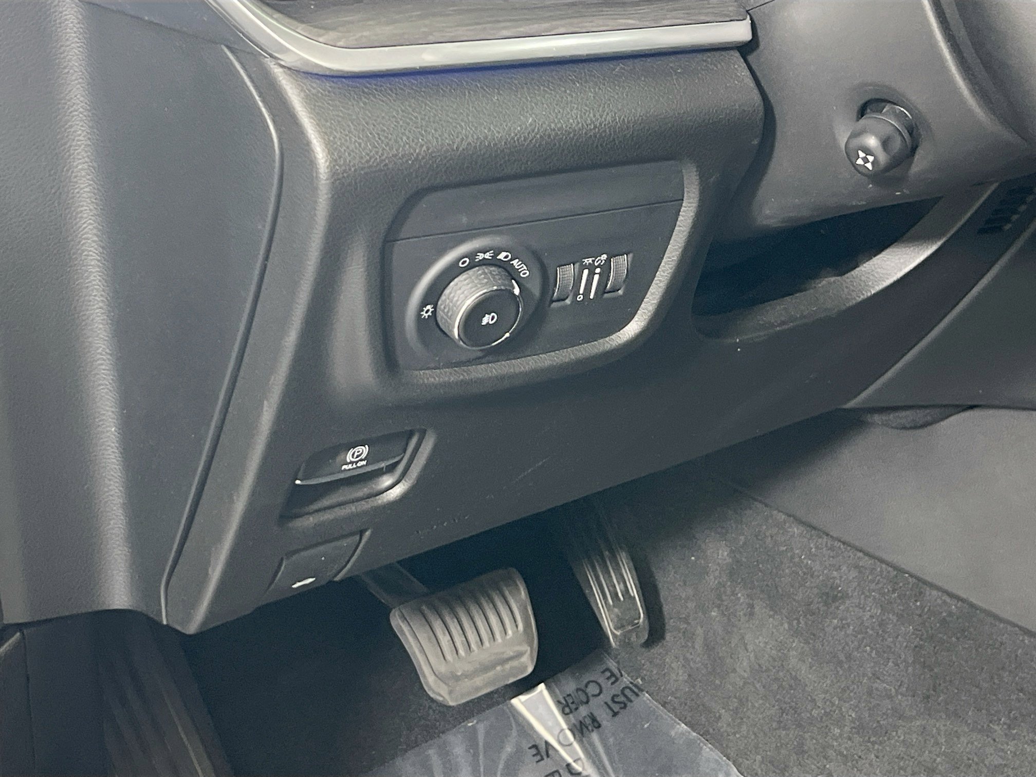 Used 2022 Jeep Grand Cherokee Overland w/ Luxury Tech Group IV image 10