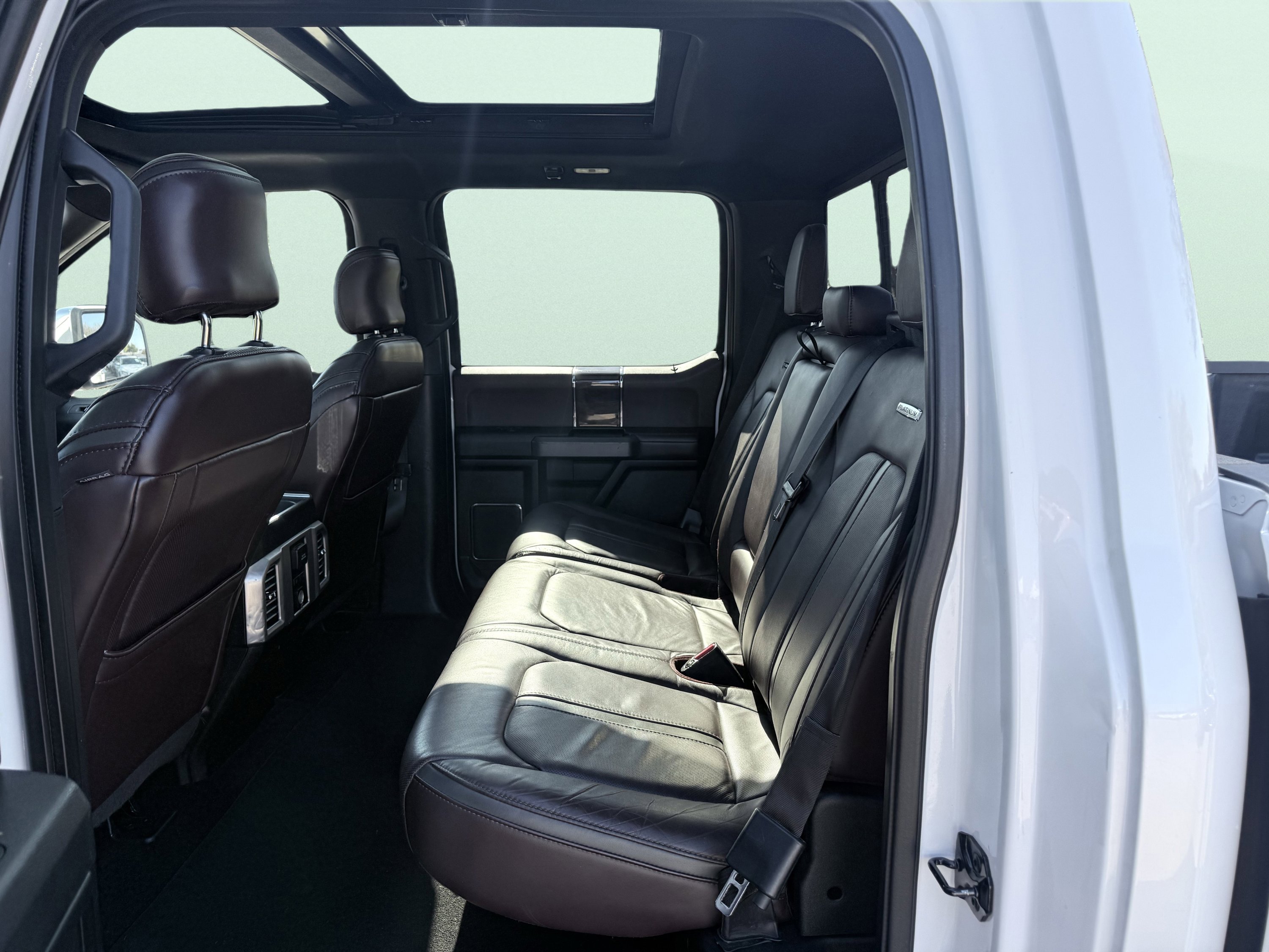 Used 2016 Ford F150 Platinum w/ Equipment Group 701A Luxury image 14