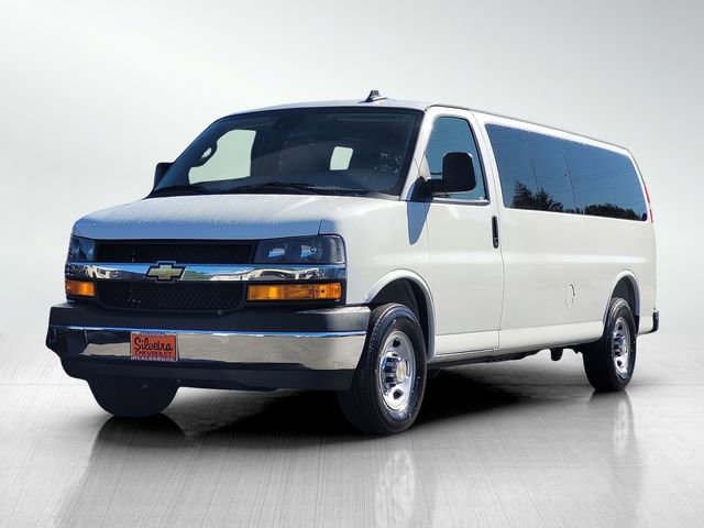 Used 2025 Chevrolet Express 3500 LT w/ LT Preferred Equipment Group image 8