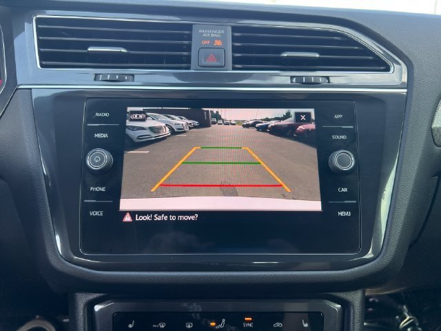Used 2022 Volkswagen Tiguan SE R-Line FWD image 22