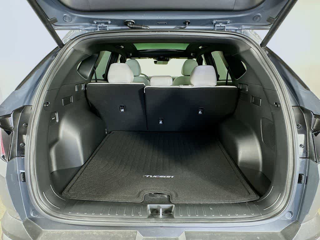 Used 2025 Hyundai Tucson Limited FWD image 21