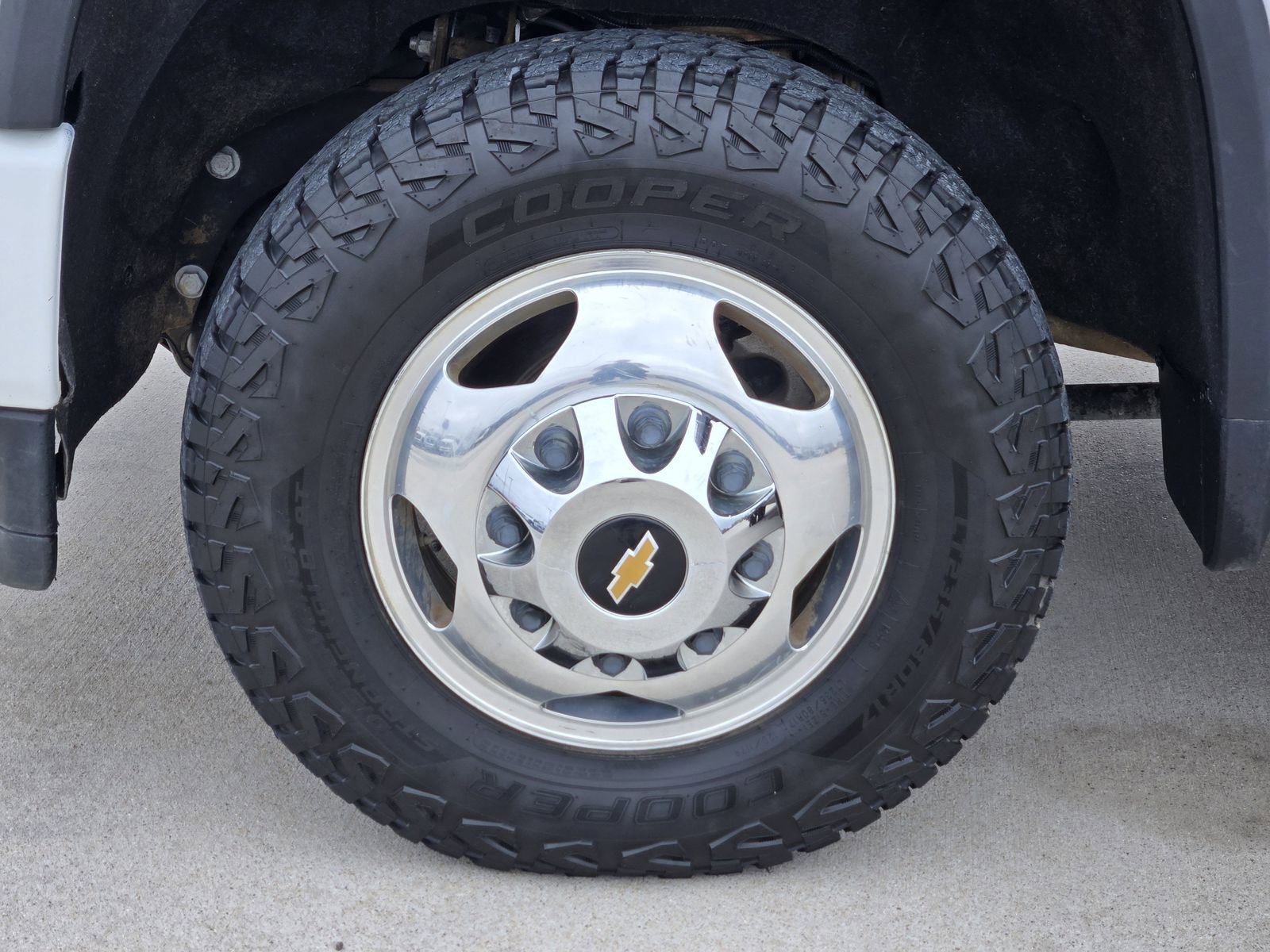 Used 2023 Chevrolet Silverado 3500 High Country w/ Technology Package image 13