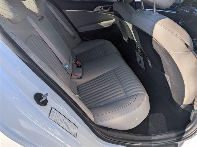 Used 2022 Genesis G70 3.3T image 28