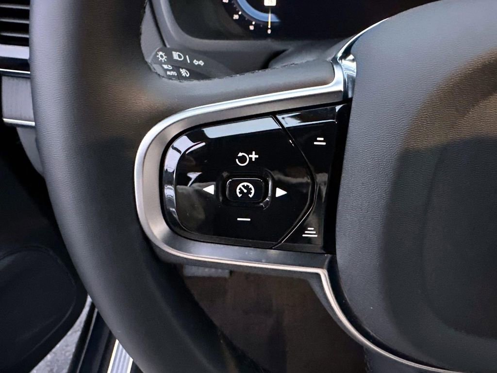 Used 2025 Volvo XC90 T8 Ultra image 18