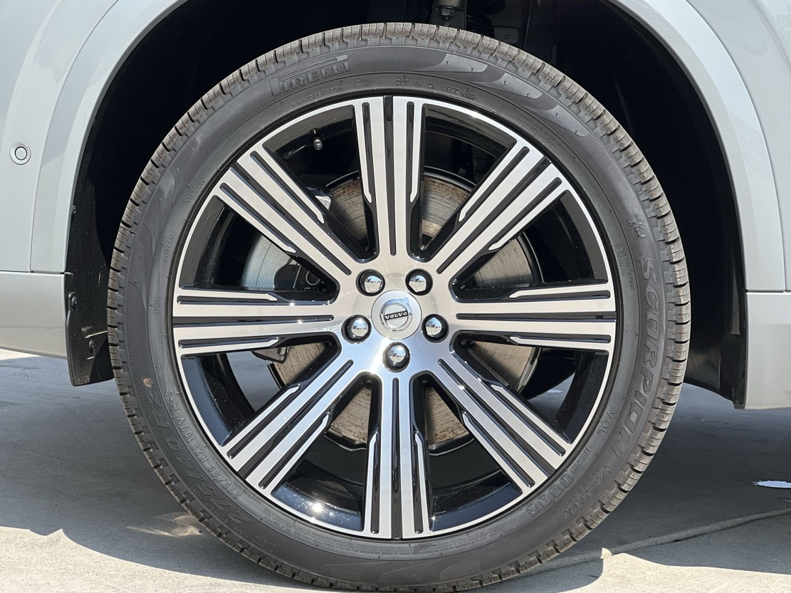 Used 2024 Volvo XC90 T8 Plus w/ Protection Package Premier AWD/4WD image 12
